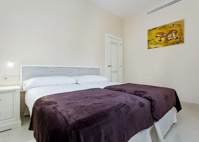 Calma Holiday Villas فيلة